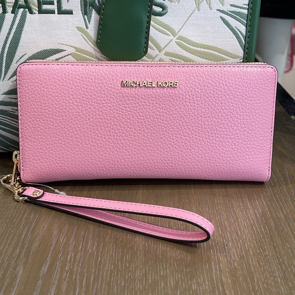 MICHAEL KORS JST
Leather Continental Wristlet Phone Case Wallet
Carnation
NWT - Picture 2 of 16